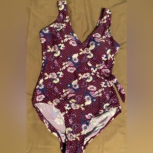 Swimsuit floral print with white polka dot